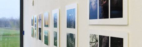 Banner Fotoausstellung LICHTWERK auf Haus Kump